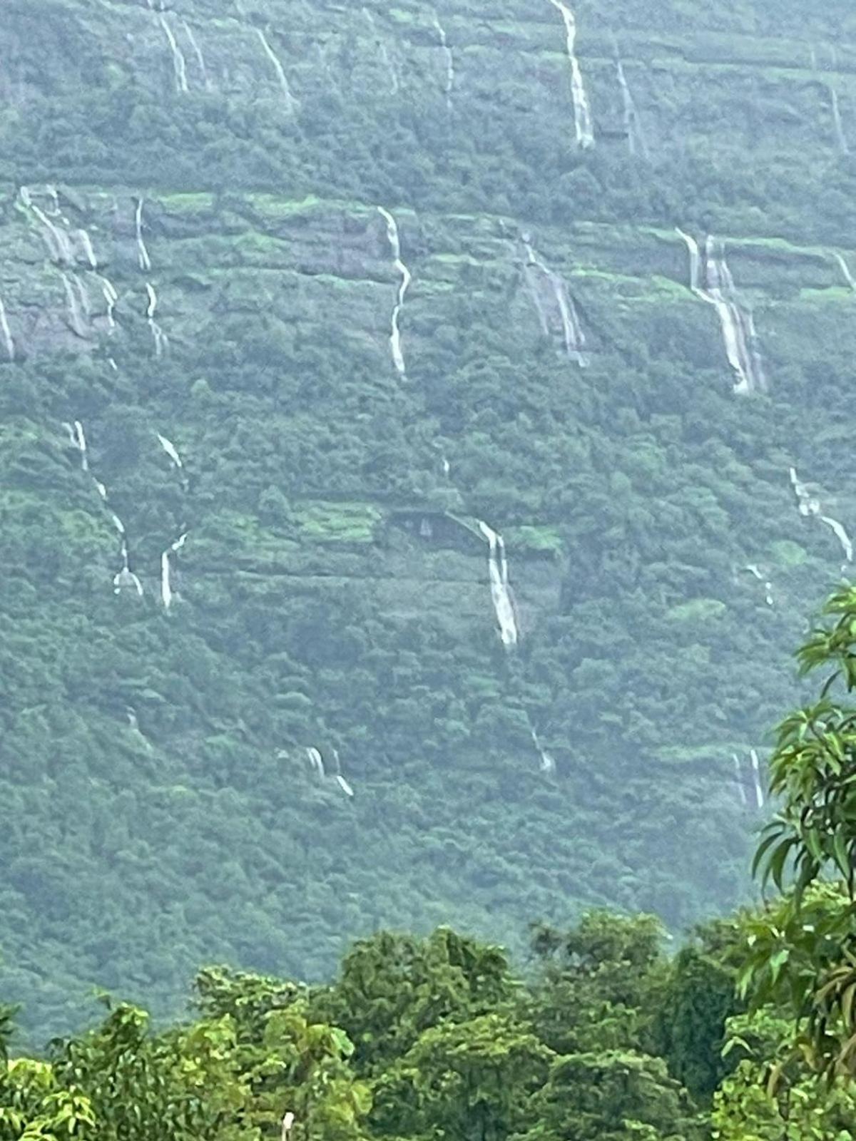 Sahaydri Hill View Agro Tourism - Farm Resort Ghātghar Exteriör bild